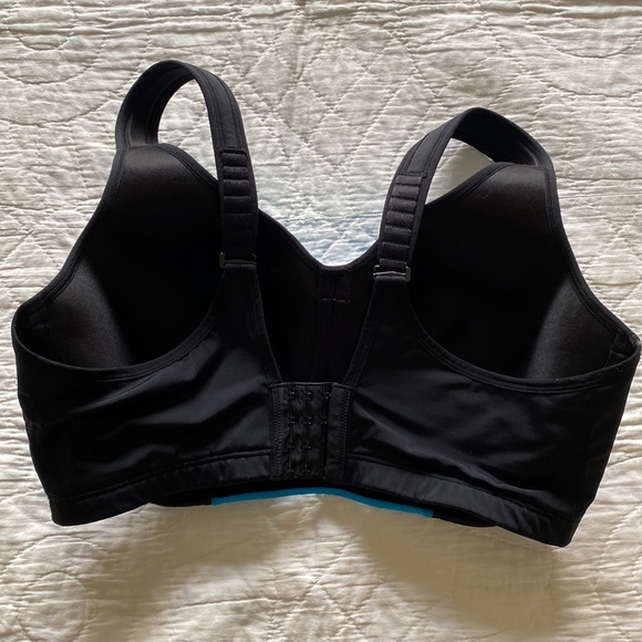 Livi Active Sports Bra - Picture 2 of 5